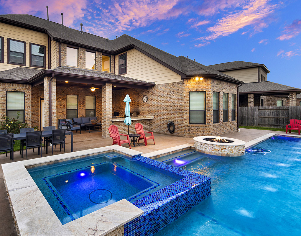 Custom Pool Builders in Magnolia, TX