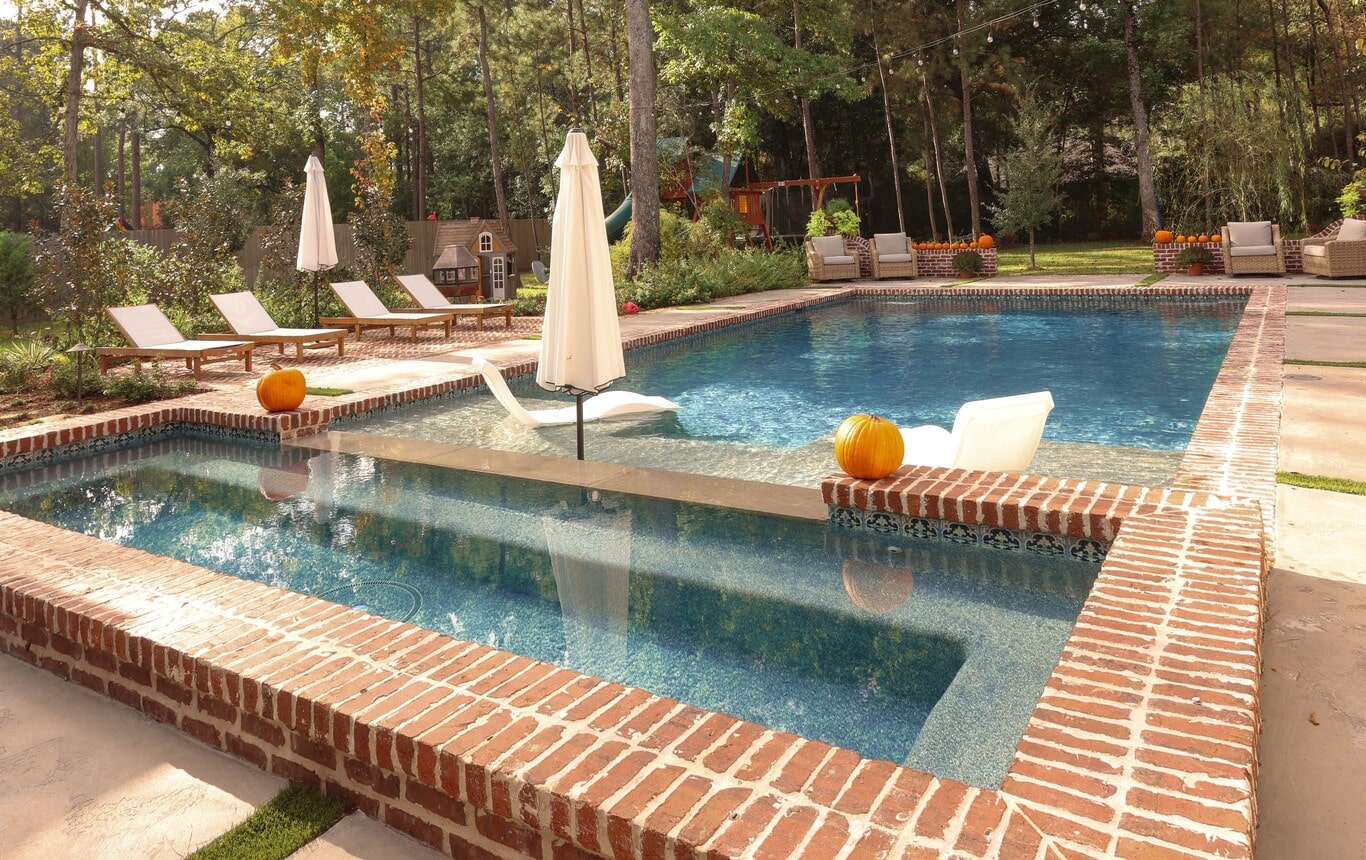 Geometric Pool with Sunshelf in Benders Landing TX
