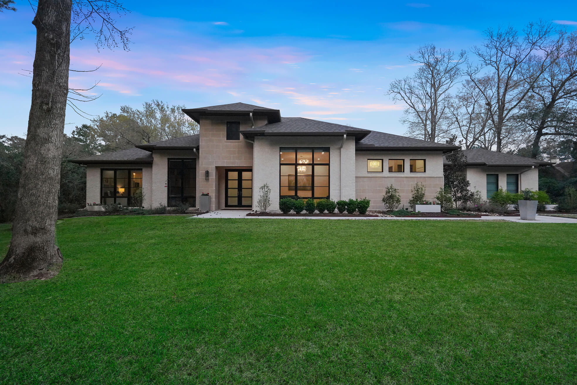 Contemporary Transitional Home in Rosehurst, Tomball TX