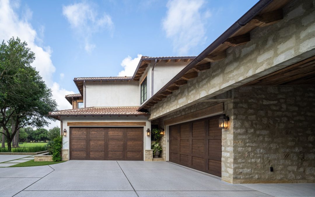 Choosing Between an Attached vs Detached Garage