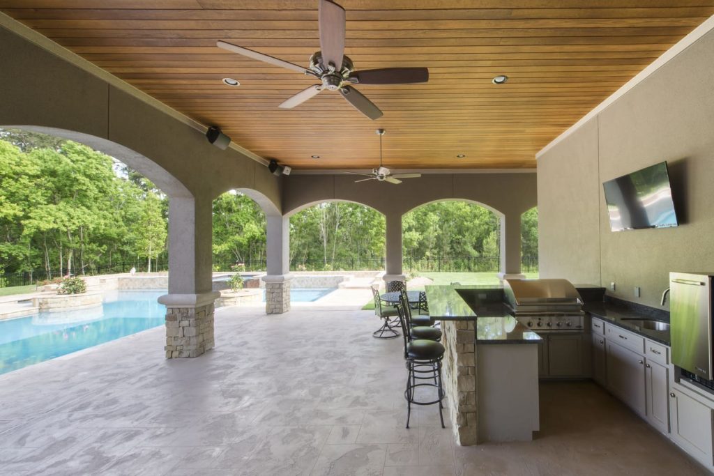 picklo homes outdoor kitchen