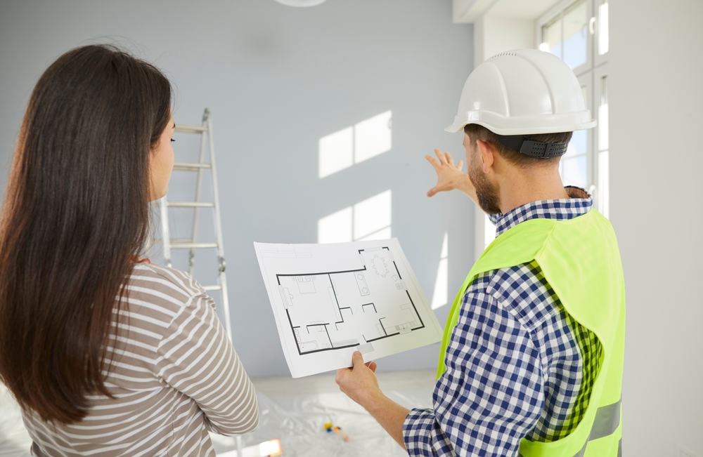 client and builder talking