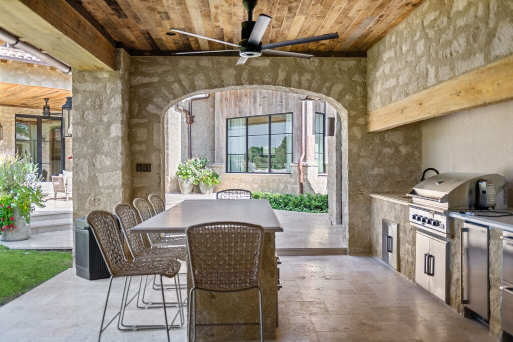 picklo homes outdoor kitchen