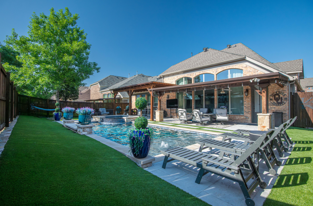 Design an Outdoor Living Space You’ll Use Year-Round