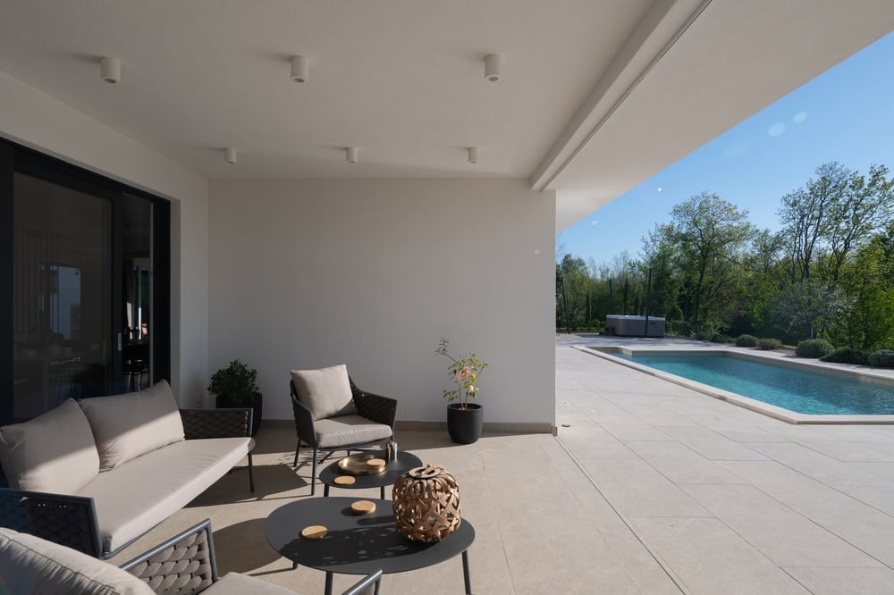 Modern,Luxury,Villa,With,Pool,,Terrace,,And,Minimalist,Architecture,On outdoor living